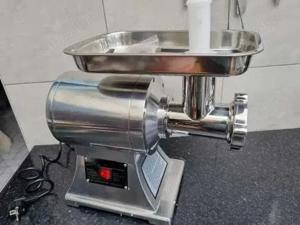 masina de tocat carne 2,2kw pro fesional restaurant carmagerie macelarie