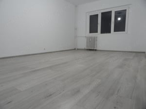 Apartament 3 camere decomandat, 2 bai, 1 balcon, etaj 1 zona UTA la ,,Z""-uri, 91 mp