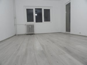 Apartament 3 camere decomandat, 2 bai, 1 balcon, etaj 1 zona UTA la ,,Z""-uri, 91 mp - imagine 3