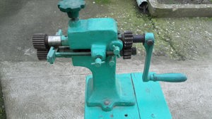 Masina bordurat tabla