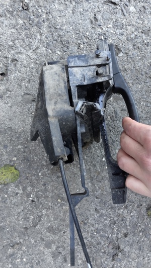 Broasca incuietoare usa completa stanga spate FORD FIESTA FUSION - imagine 4