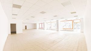 Inchiriem spatiu comercial zona Parfumul Teilor - imagine 4