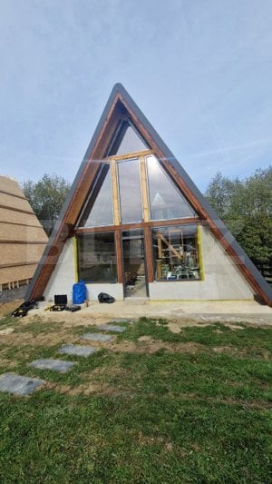 Casa de vacanta tip A- frame -Tohanita, zona superba se vinde la cheie - imagine 5