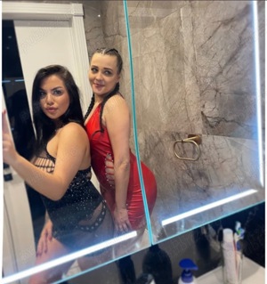 Doua fete la tine în oraș doar deplasări .. partyy - imagine 3