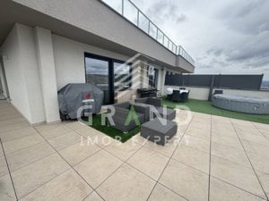 PRIVELISTE UNICA!Ap 3 camere,TERASA,JACUZZI,PARCARE SUBTERANA,ZONA VIVO/URBANO P