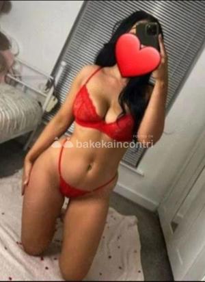      Nouă la tine în oraș      - imagine 5