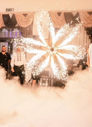 Artificii exterior, fum greu, gheata carbonica, fulgi, baloane cu fim - imagine 10