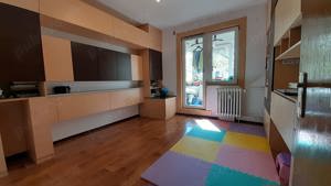 Vând apartament 3 camere Titan, Piata Salajan - imagine 5