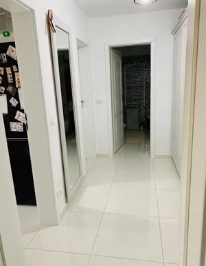 in zona CENTRALA inchiriez apartament 2 camere pe Blv Unirii