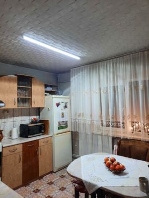 Apartament cu 3 camere de vănzare.  - imagine 5