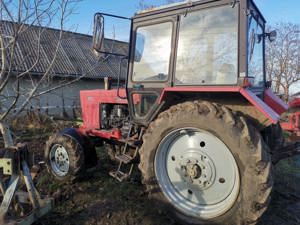 Belarus 572 an 2013 cu încărcător cupa și furci