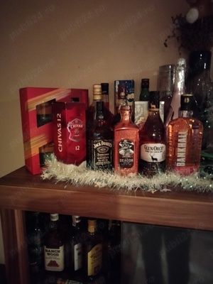 Se vinde colecție whisky !