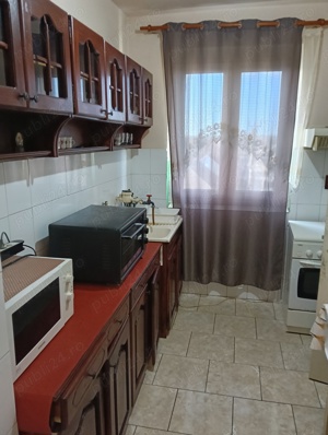 vând apartament cu trei camere  - imagine 4