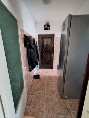 Vand apartament cu 2 camere 