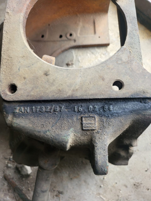 Carcasa ambreaj mercedes 814 - imagine 3