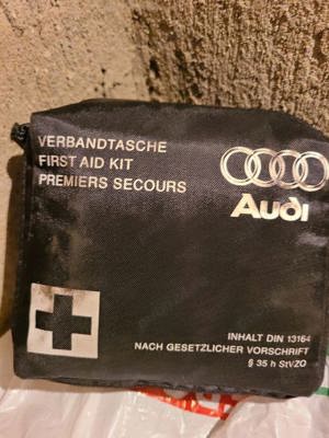 triunghiuri reflectorizante si trusa medicala - imagine 4