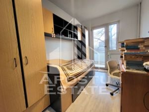 Apartament cu 3 camere si 2 balcoane, centrala proprie,  zona Cetatii - imagine 10