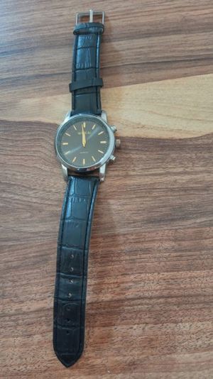 vând ceasuri de mana este stare foarte buna funcționare 