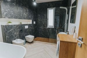 3 camere, ultracentral, Oradea. 750 Euro/lună + TVA (neg). Comision 0 - imagine 17