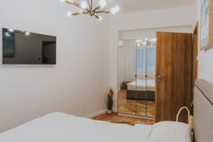 3 camere, ultracentral, Oradea. 750 Euro/lună + TVA (neg). Comision 0 - imagine 13