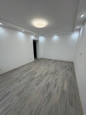 Apartament renovat cu doua camere zona Rusca