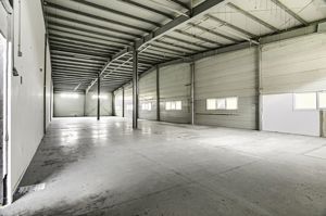 Hala industriala de inchiriat în Arad, 2.744 m², acces TIR și auto