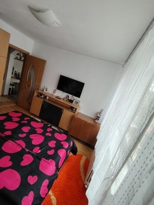 Vand apartament 3 camere, cu gaze zona Far - Abator, pret negociabil. - imagine 3