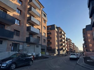 Apartament de 3 camere finisat , etaj 3 , bloc nou cu lift! - imagine 4