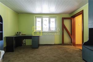 Casa cu un etaj, 6 camere, teren 2500 mp, Lilieci - Hemeius, jud. Bacau - imagine 7