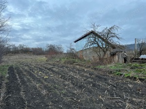 Teren cu casa de vânzare  - imagine 2