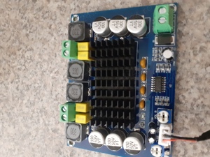 Amplificator audio 2x100wati