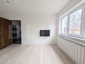 Apartament de vanzare, 2 camere decomadate, 48 mp, zona 9 Mai - imagine 8