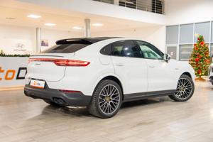Porsche Cayenne Coupe 3.0 eHybrid V6 - imagine 8