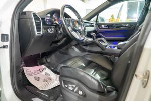 Porsche Cayenne Coupe 3.0 eHybrid V6 - imagine 10
