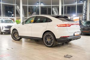 Porsche Cayenne Coupe 3.0 eHybrid V6 - imagine 6