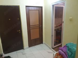 Închiriez apartament cu doua camere 