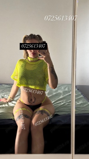 Pierce all body. Sâni siliconați.