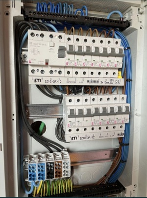 Electrician cu experienta execut lucrari de calitate