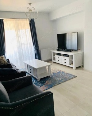 in zona CENTRALA inchiriez apartament 2 camere pe Blv Unirii