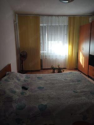 Inchiriez apartament mobilat cu o camera decomandat in zona Albina, Profi. Mobilat. Pet friendly.