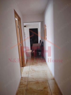 Oferim spre vanzare un apartament 2 camere, Calea Sagului - mansarda - imagine 9