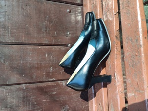 Vand pantofi cu toc, nr 38