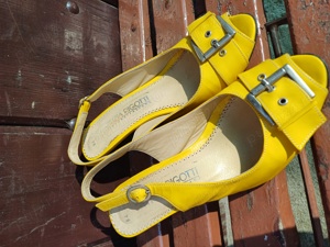 Vand pantofi cu toc, galbeni 38 Patrizia Rigotti - imagine 2