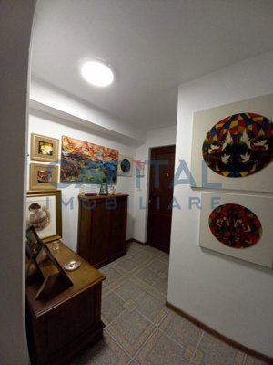 Apartament spațios 3 camere, ultracentral, renovat - imagine 6