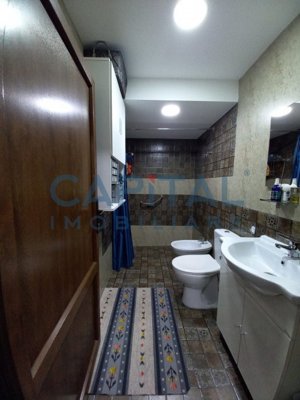 Apartament spațios 3 camere, ultracentral, renovat - imagine 3