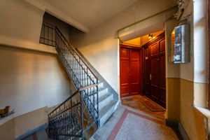 Apartament cu 2 camere și 2 garaje ultracentral - imagine 11