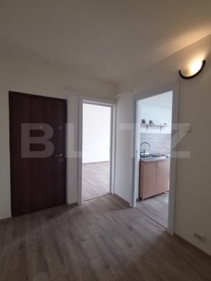 Apartament decomandat 3 camere, 67 mp, recent renovat, zona Micro 12 - imagine 10