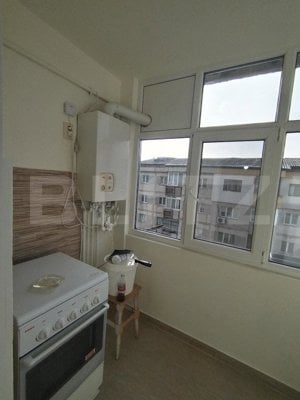 Apartament decomandat 3 camere, 67 mp, recent renovat, zona Micro 12 - imagine 3