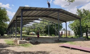 Vând hală metalică