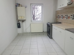 Apartament trei camere semidecomandat, semimobilat, Mioritei, etaj trei, CT termopan, renovat frumos - imagine 6